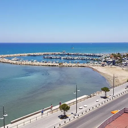 Lägenhet Fishing Marina View Larnaca